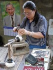 silver artiste in San Kamphaeng.JPG (89 KB)
